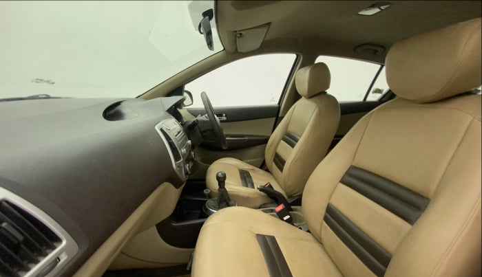 2011 Hyundai i20 MAGNA 1.2, Petrol, Manual, 75,146 km, Right Side Front Door Cabin
