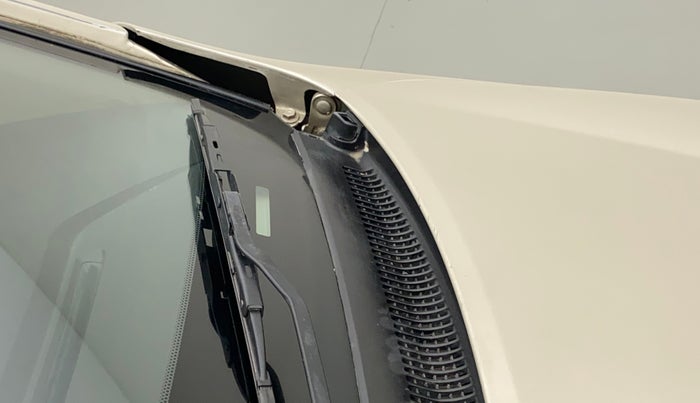 2011 Hyundai i20 MAGNA 1.2, Petrol, Manual, 75,146 km, Bonnet (hood) - Cowl vent panel has minor damage