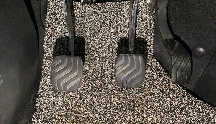 2021 Nissan MAGNITE XV MT, Petrol, Manual, 16,086 km, Pedals