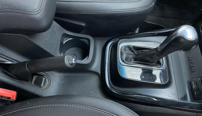 2018 Tata Hexa Varicor 400 XTA, Diesel, Automatic, 62,926 km, Gear Lever