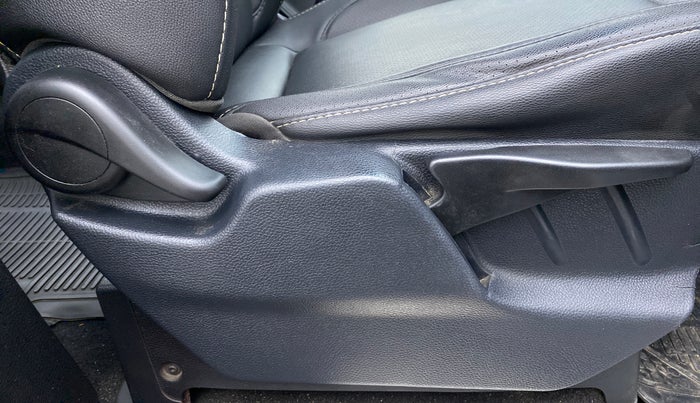 2018 Tata Hexa Varicor 400 XTA, Diesel, Automatic, 62,926 km, Driver Side Adjustment Panel