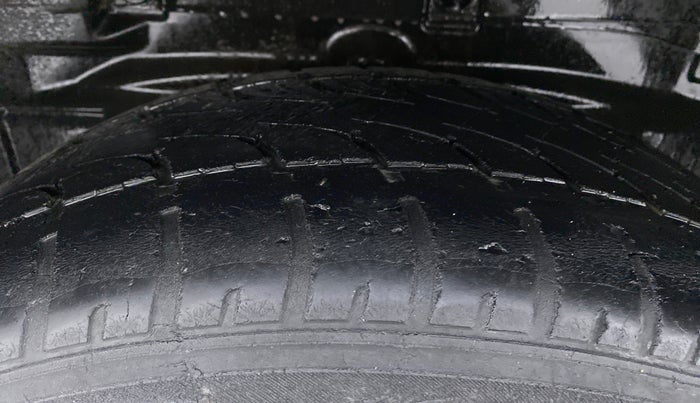 2018 Tata Hexa Varicor 400 XTA, Diesel, Automatic, 62,926 km, Right Rear Tyre Tread