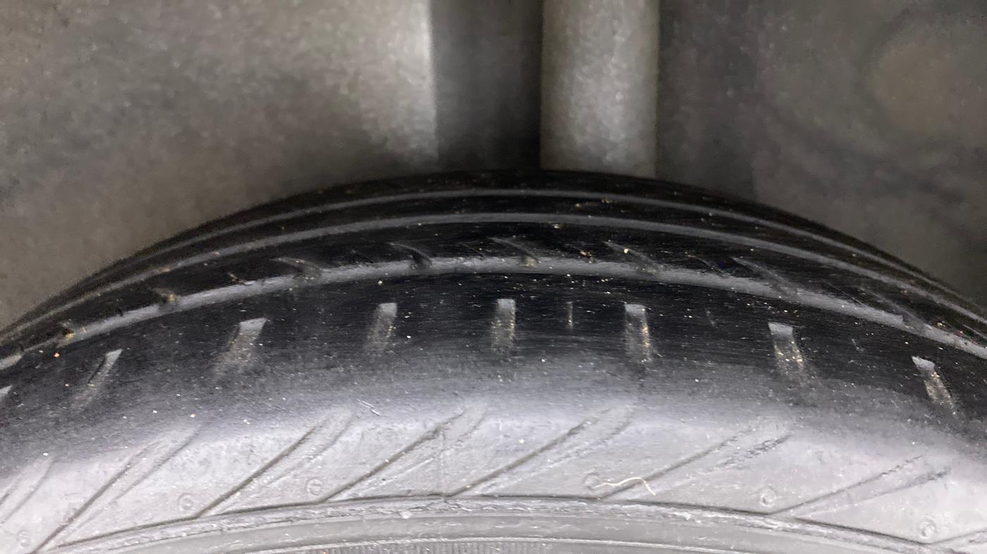 2019 Volkswagen Ameo COMFORTLINE 1.0L, Petrol, Manual, 46,451 km, Left Rear Tyre Tread