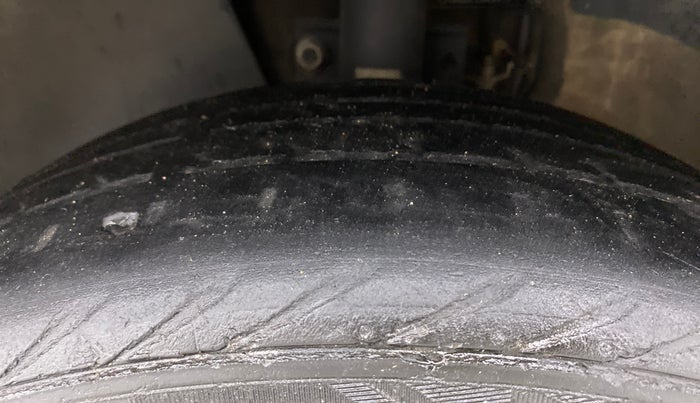 2019 Volkswagen Ameo COMFORTLINE 1.0L, Petrol, Manual, 46,451 km, Left Front Tyre Tread
