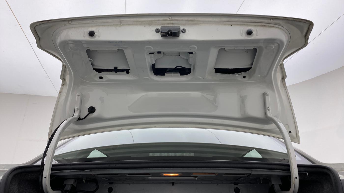 2019 Volkswagen Ameo COMFORTLINE 1.0L, Petrol, Manual, 46,451 km, Boot Door Open