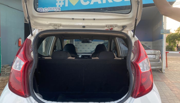 2015 Hyundai Eon ERA +, Petrol, Manual, 95,486 km, Boot Inside