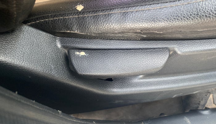 2015 Hyundai Eon ERA +, Petrol, Manual, 95,486 km, Driver Side Adjustment Panel