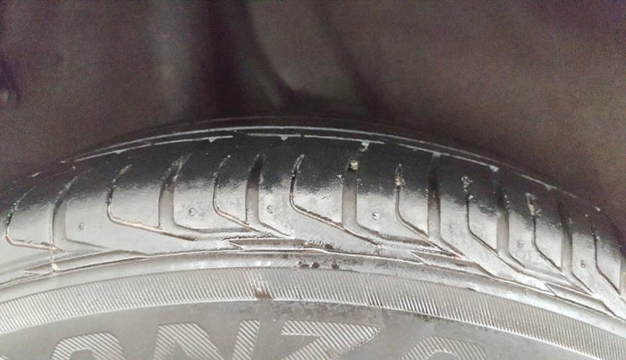 2021 Hyundai VENUE SX PLUS 1.0 TURBO DCT, Petrol, Automatic, 90,189 km, Right Rear Tyre Tread