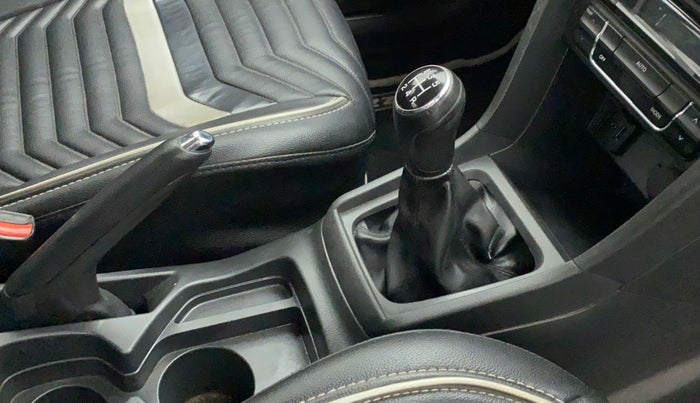 2018 Maruti Vitara Brezza ZDI PLUS, Diesel, Manual, 16,023 km, Gear lever - Boot cover slightly torn