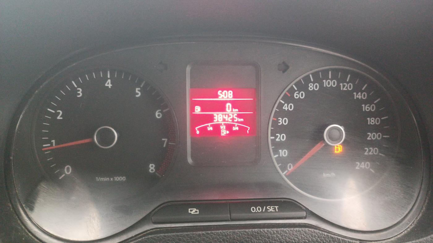 2014 Volkswagen Polo COMFORTLINE 1.2L, Petrol, Manual, 38,425 km, Odometer Image