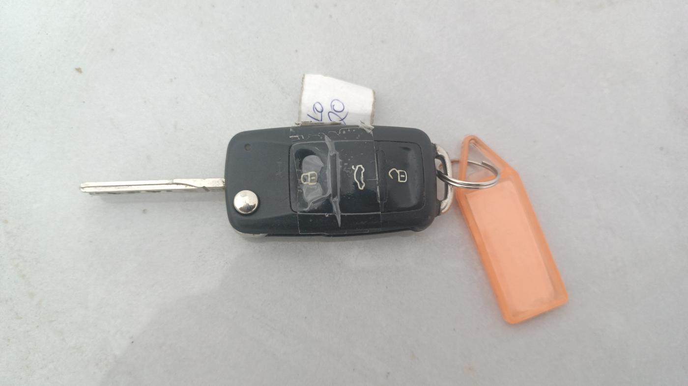 2014 Volkswagen Polo COMFORTLINE 1.2L, Petrol, Manual, 38,425 km, Key Close Up
