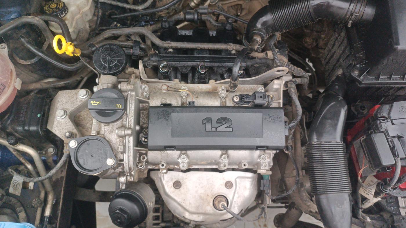 2014 Volkswagen Polo COMFORTLINE 1.2L, Petrol, Manual, 38,425 km, Engine View