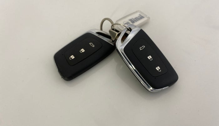 2022 MG HECTOR SHARP 1.5 PETROL CVT, Petrol, Automatic, 33,533 km, Key Close Up