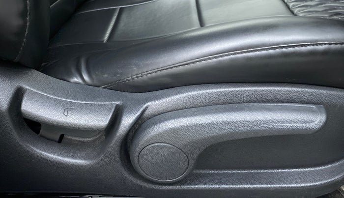 2019 Hyundai Elite i20 1.2 SPORTS PLUS VTVT, Petrol, Manual, 22,567 km, Driver Side Adjustment Panel