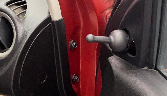 2020 Maruti Alto LXI, Petrol, Manual, 37,676 km, Right rear-view mirror - ORVM knob broken and not working