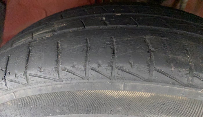 2020 Maruti Alto LXI, Petrol, Manual, 37,676 km, Left Front Tyre Tread