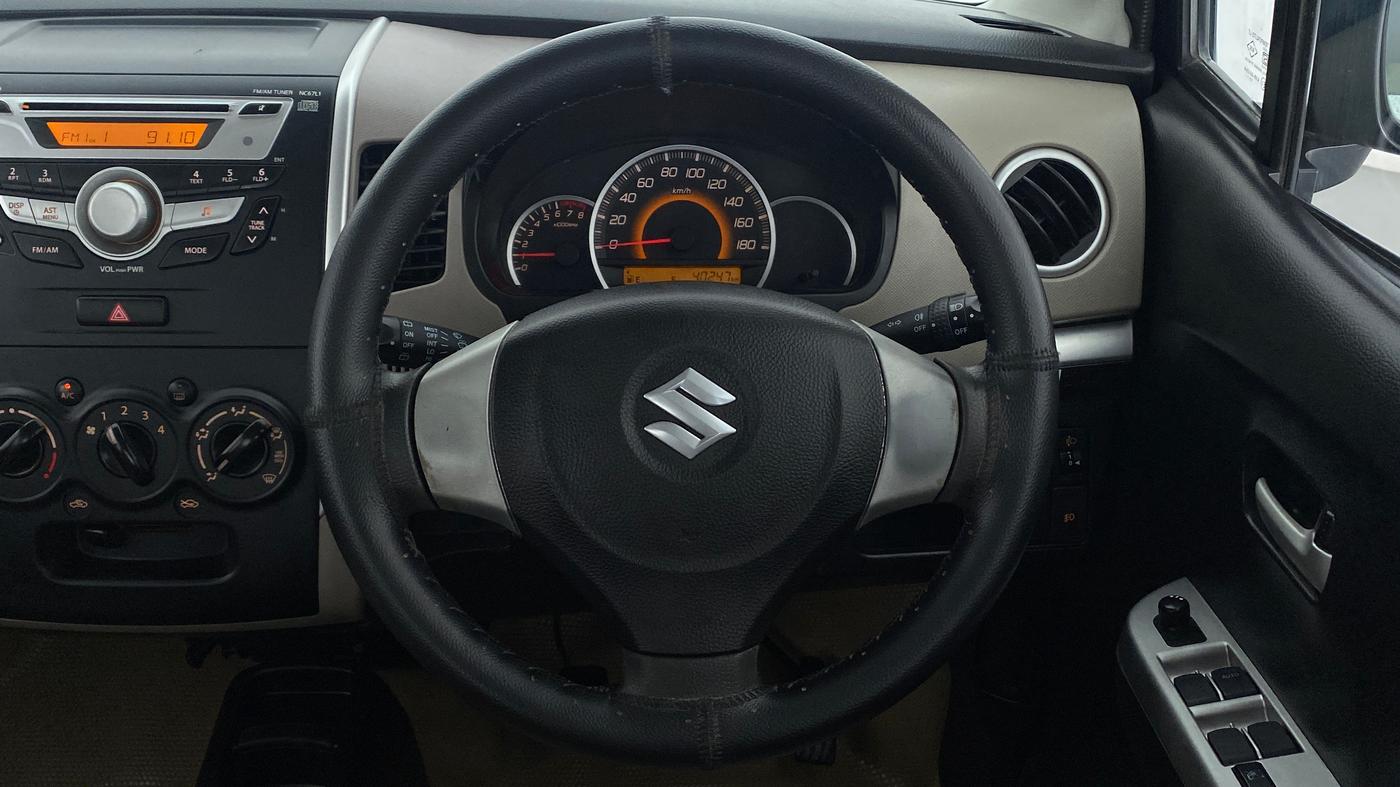2013 Maruti Wagon R 1.0 VXI, Petrol, Manual, 40,451 km, Steering Wheel Close Up