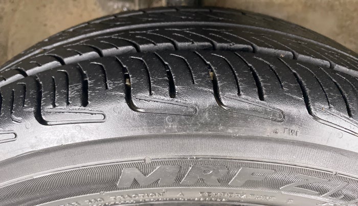 2013 Maruti Wagon R 1.0 VXI, Petrol, Manual, 40,451 km, Right Front Tyre Tread