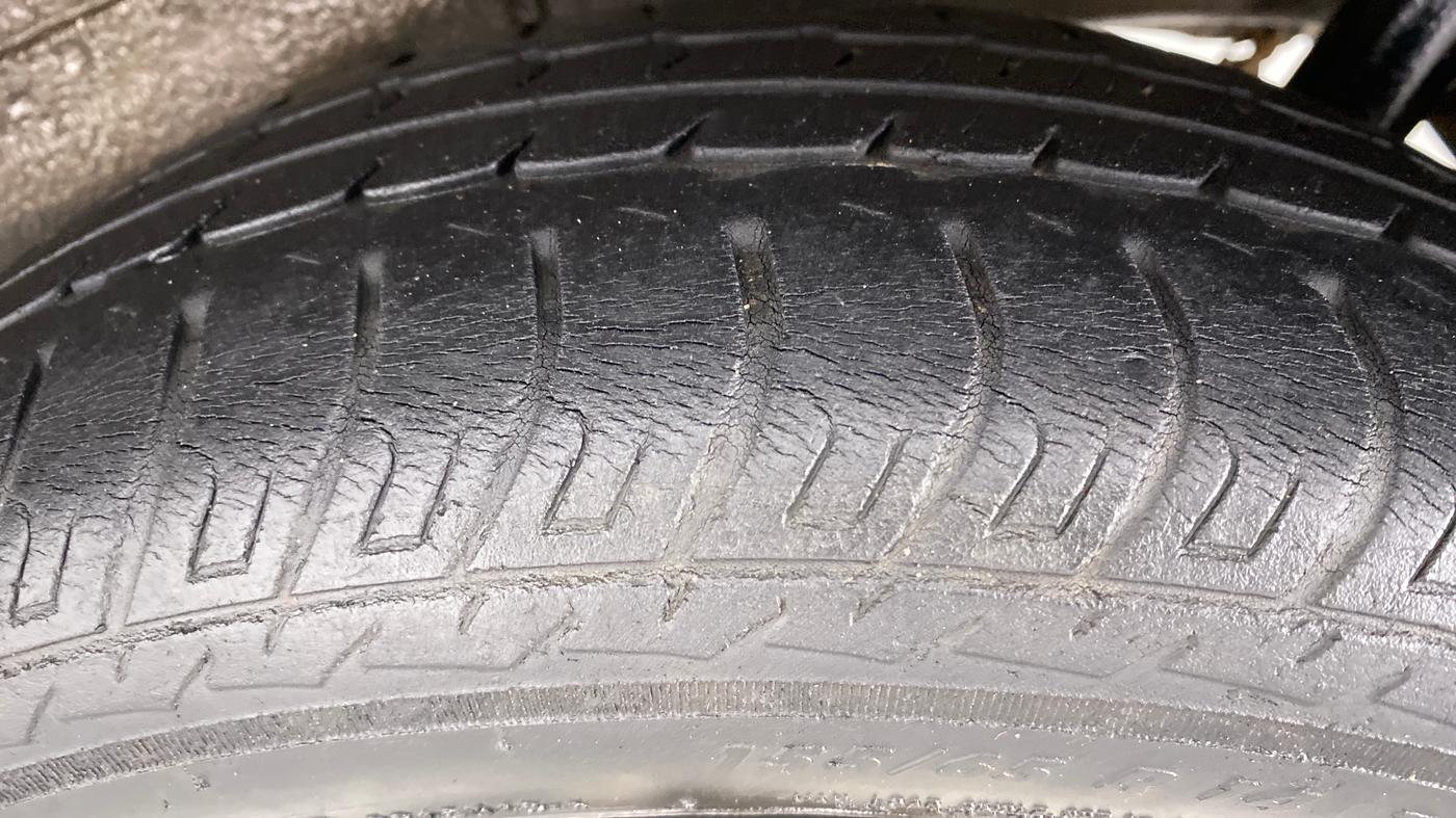 2013 Maruti Wagon R 1.0 VXI, Petrol, Manual, 40,451 km, Left Rear Tyre Tread