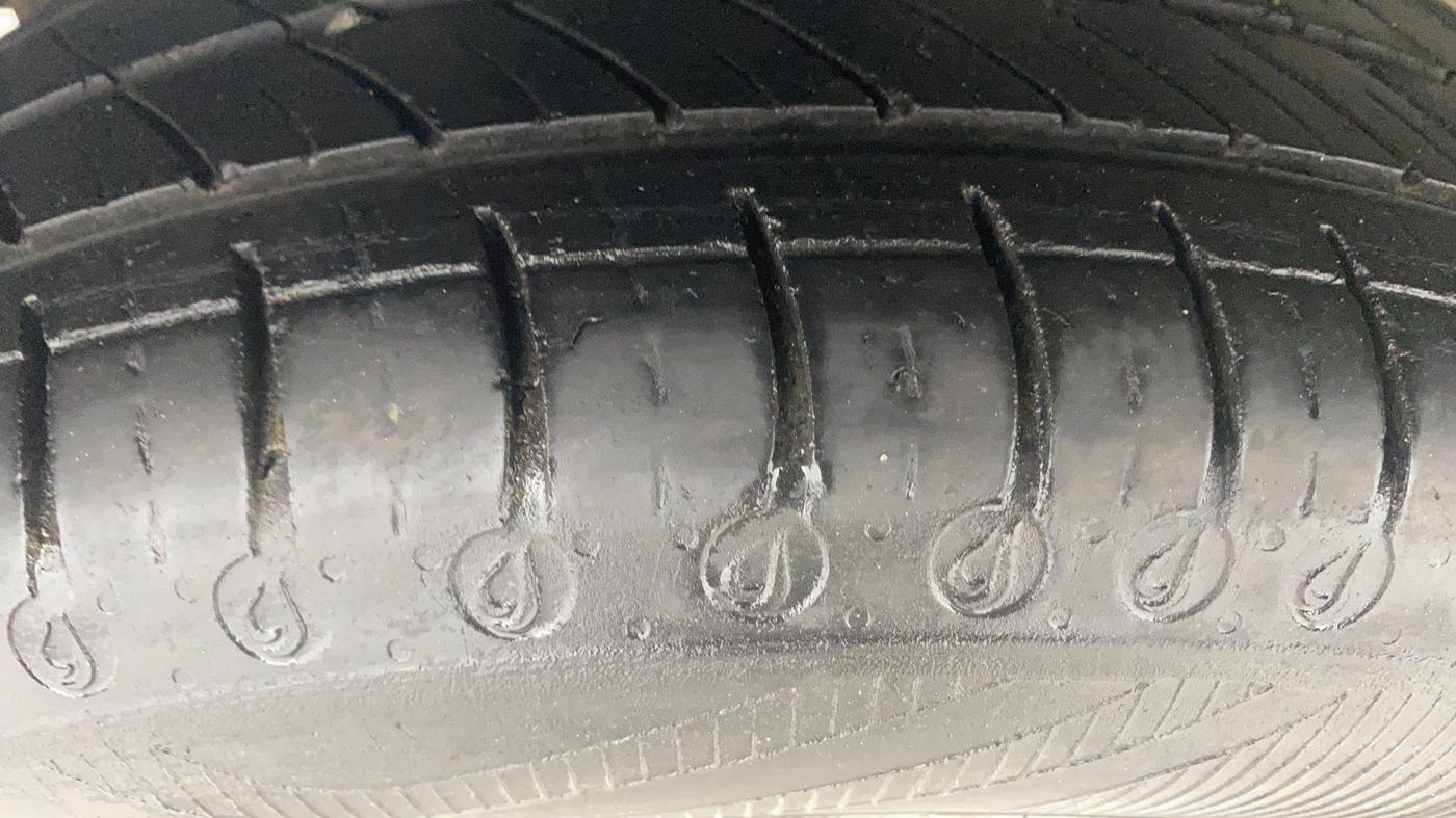 2018 Tata Tiago XT PETROL, Petrol, Manual, 1,28,118 km, Right Rear Tyre Tread