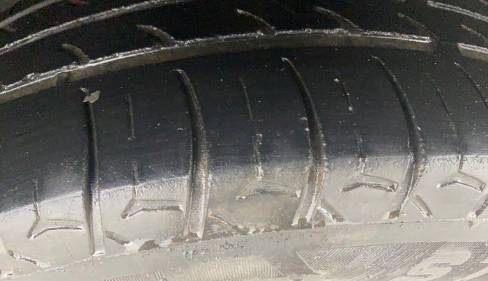 2018 Tata Tiago XT PETROL, Petrol, Manual, 1,28,118 km, Right Front Tyre Tread