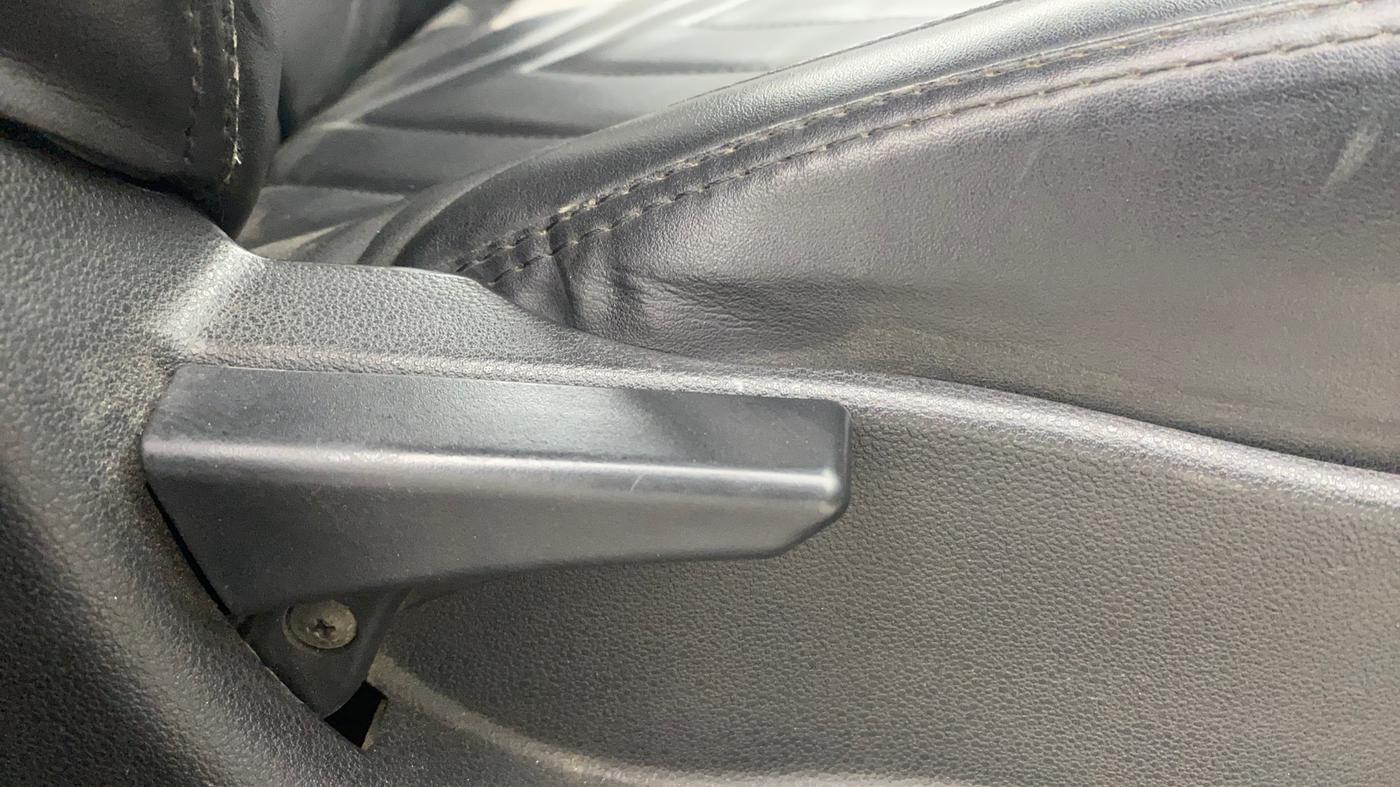 2018 Tata Tiago XT PETROL, Petrol, Manual, 1,28,118 km, Driver Side Adjustment Panel