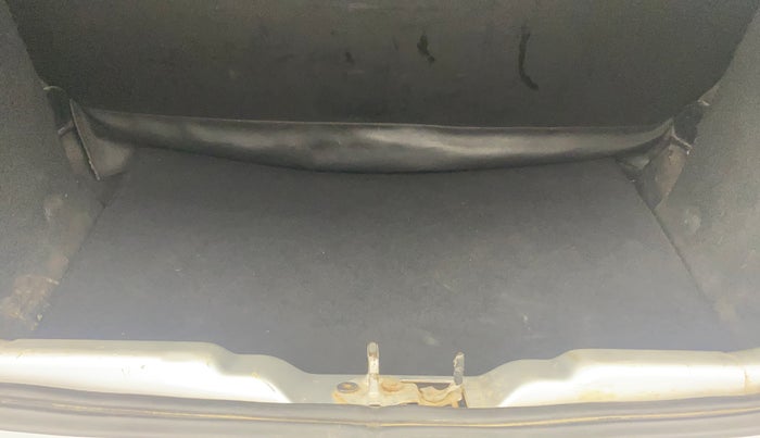 2018 Tata Tiago XT PETROL, Petrol, Manual, 1,28,118 km, Boot Inside