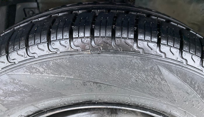 2013 Maruti Swift Dzire VXI 1.2 BS IV, Petrol, Manual, 1,05,555 km, Left Front Tyre Tread