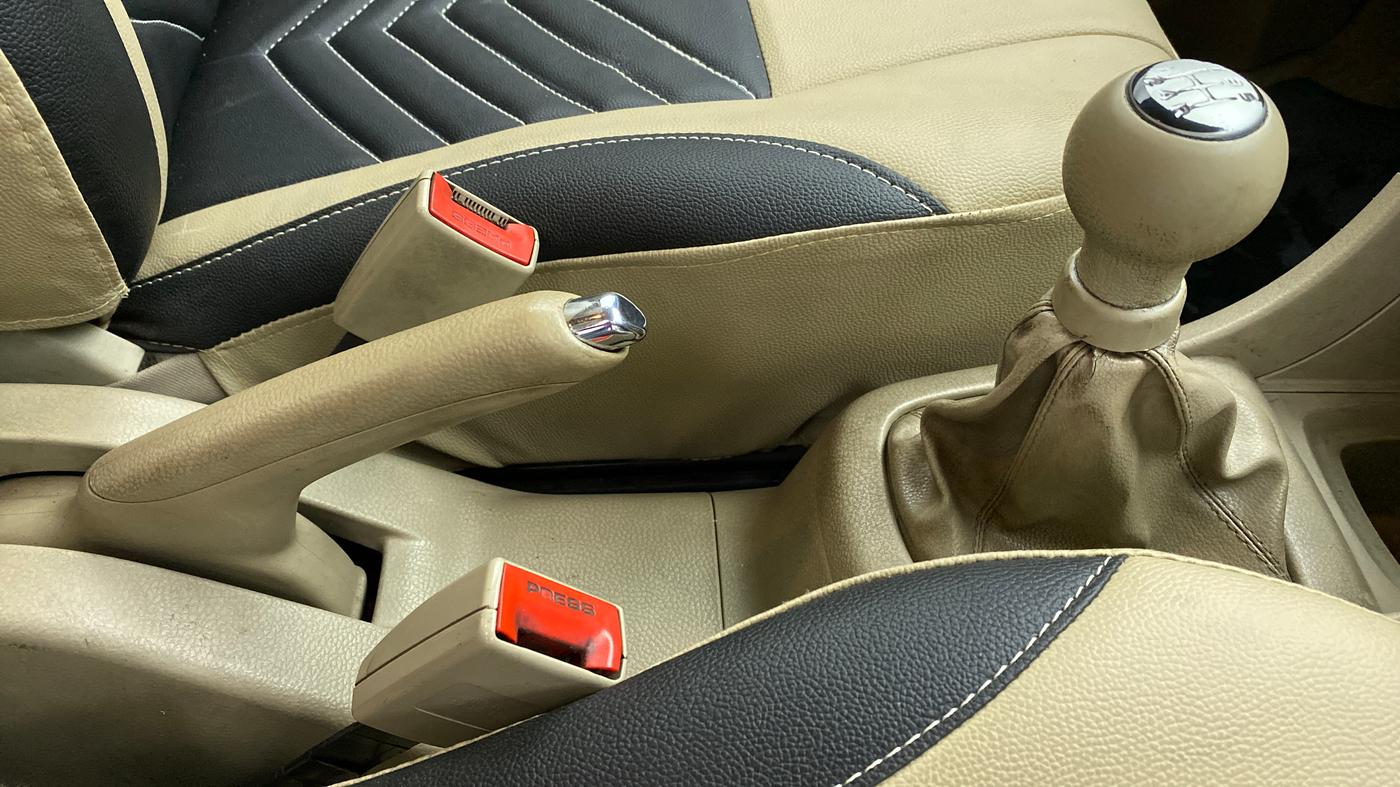 2013 Maruti Swift Dzire VXI 1.2 BS IV, Petrol, Manual, 1,05,555 km, Gear Lever