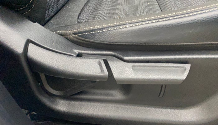 2022 KIA SONET HTK PLUS 1.0 IMT, Petrol, Manual, 14,388 km, Driver Side Adjustment Panel