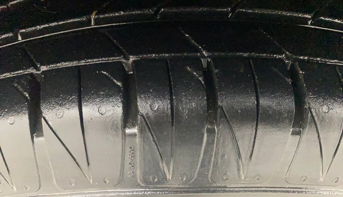 2022 KIA SONET HTK PLUS 1.0 IMT, Petrol, Manual, 14,388 km, Left Front Tyre Tread