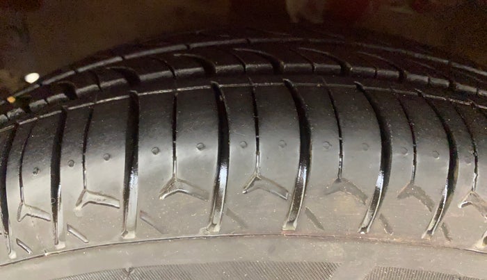 2012 Hyundai i10 SPORTZ 1.2, Petrol, Manual, 57,099 km, Left Front Tyre Tread