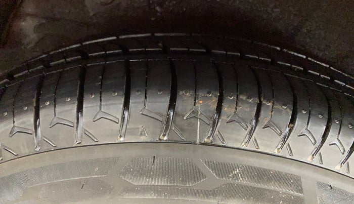 2012 Hyundai i10 SPORTZ 1.2, Petrol, Manual, 57,099 km, Right Rear Tyre Tread