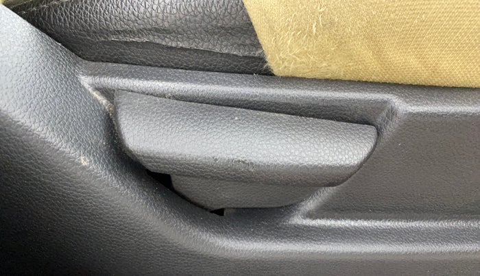 2016 Hyundai Eon ERA +, Petrol, Manual, 47,244 km, Driver Side Adjustment Panel