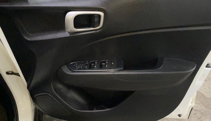 2020 Hyundai VENUE SX 1.0 TURBO IMT, Petrol, Manual, 56,077 km, Driver Side Door Panels Control