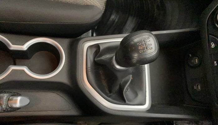 2018 Hyundai Creta E PLUS 1.6 PETROL, CNG, Manual, 47,131 km, Gear Lever