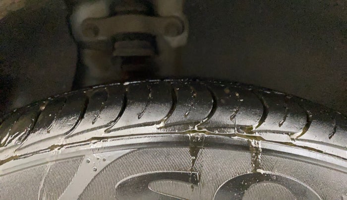 2018 Hyundai Creta E PLUS 1.6 PETROL, CNG, Manual, 47,131 km, Right Rear Tyre Tread