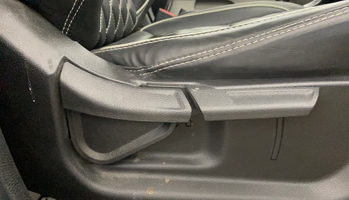 2021 KIA SONET HTX 1.0 IMT, Petrol, Manual, 42,508 km, Driver Side Adjustment Panel