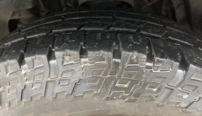 2023 Mahindra BOLERO NEO N10 R, Diesel, Manual, 70,777 km, Left Front Tyre Tread