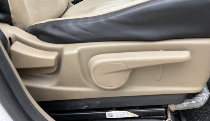 2023 Mahindra BOLERO NEO N10 R, Diesel, Manual, 70,777 km, Driver Side Adjustment Panel