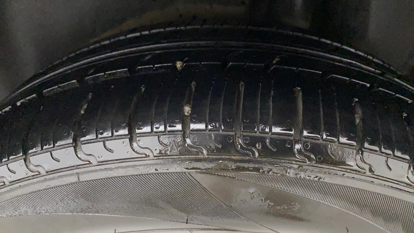 2019 Maruti Ciaz DELTA 1.5 SHVS MT PETROL, Petrol, Manual, 69,667 km, Left Rear Tyre Tread