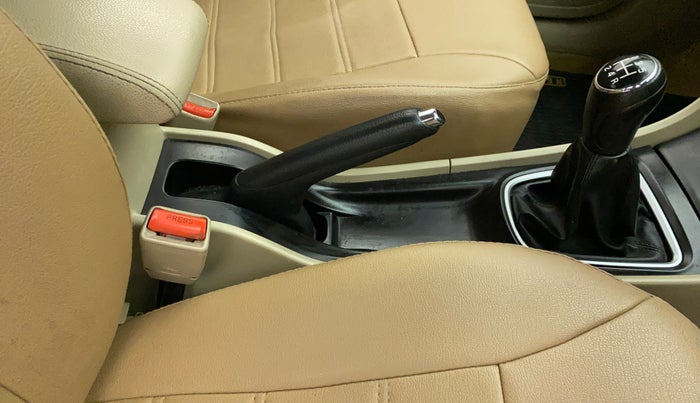 2019 Maruti Ciaz DELTA 1.5 SHVS MT PETROL, Petrol, Manual, 69,667 km, Gear Lever