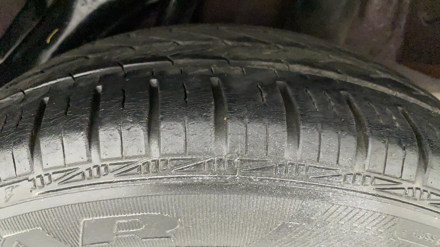 2013 Honda Amaze 1.2L I-VTEC S, Petrol, Manual, 30,322 km, Left Rear Tyre Tread