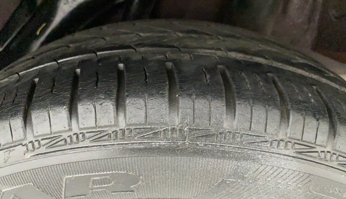 2013 Honda Amaze 1.2L I-VTEC S, Petrol, Manual, 30,322 km, Left Rear Tyre Tread