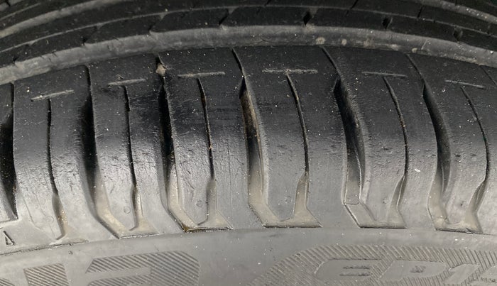 2016 Maruti Baleno SIGMA PETROL 1.2, Petrol, Manual, 1,01,466 km, Left Rear Tyre Tread