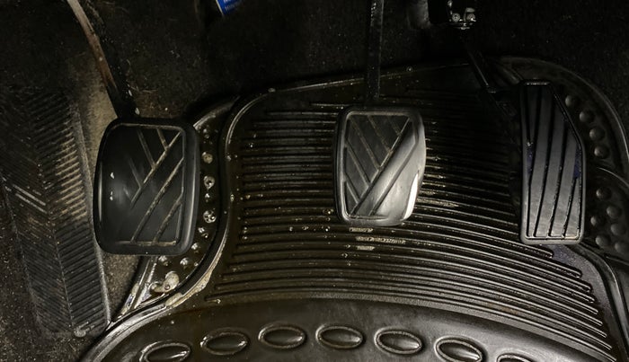 2016 Maruti Baleno SIGMA PETROL 1.2, Petrol, Manual, 1,01,466 km, Pedals