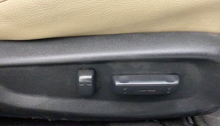 2019 Honda Civic ZX CVT PETROL, Petrol, Automatic, 45,604 km, Driver Side Adjustment Panel