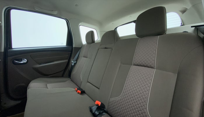 2017 Renault Duster RXZ DIESEL 110, Diesel, Manual, 23,917 km, Right Side Rear Door Cabin