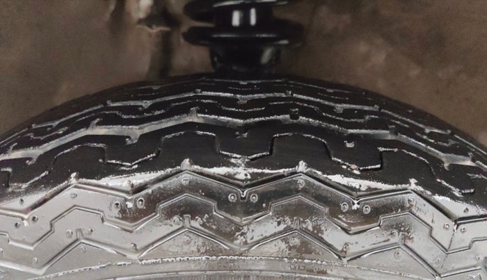 2016 Maruti Alto 800 LXI, Petrol, Manual, 56,363 km, Right Front Tyre Tread