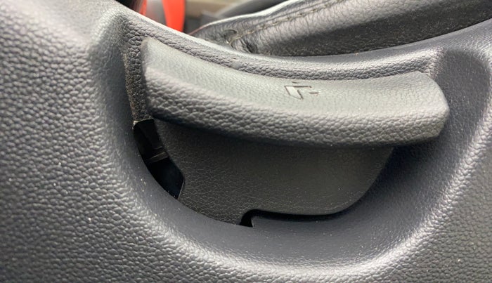 2016 Hyundai Elite i20 ASTA 1.2 (O), Petrol, Manual, 61,013 km, Driver Side Adjustment Panel